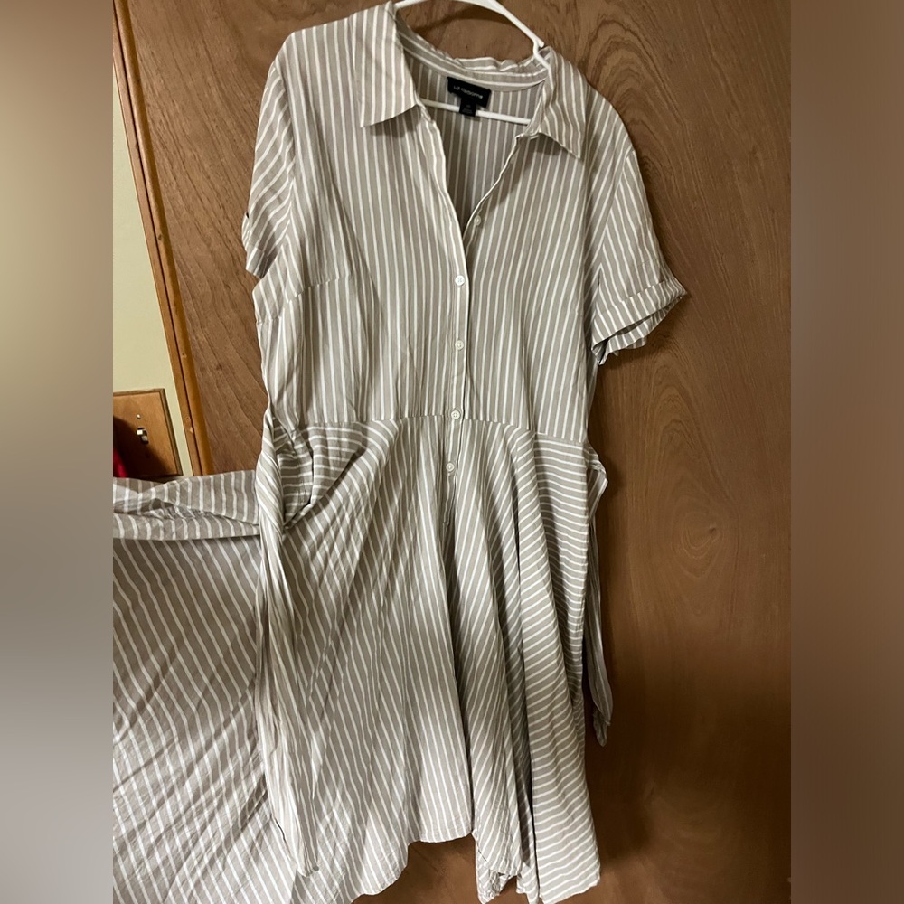 Short sleeved, striped white and brown dress